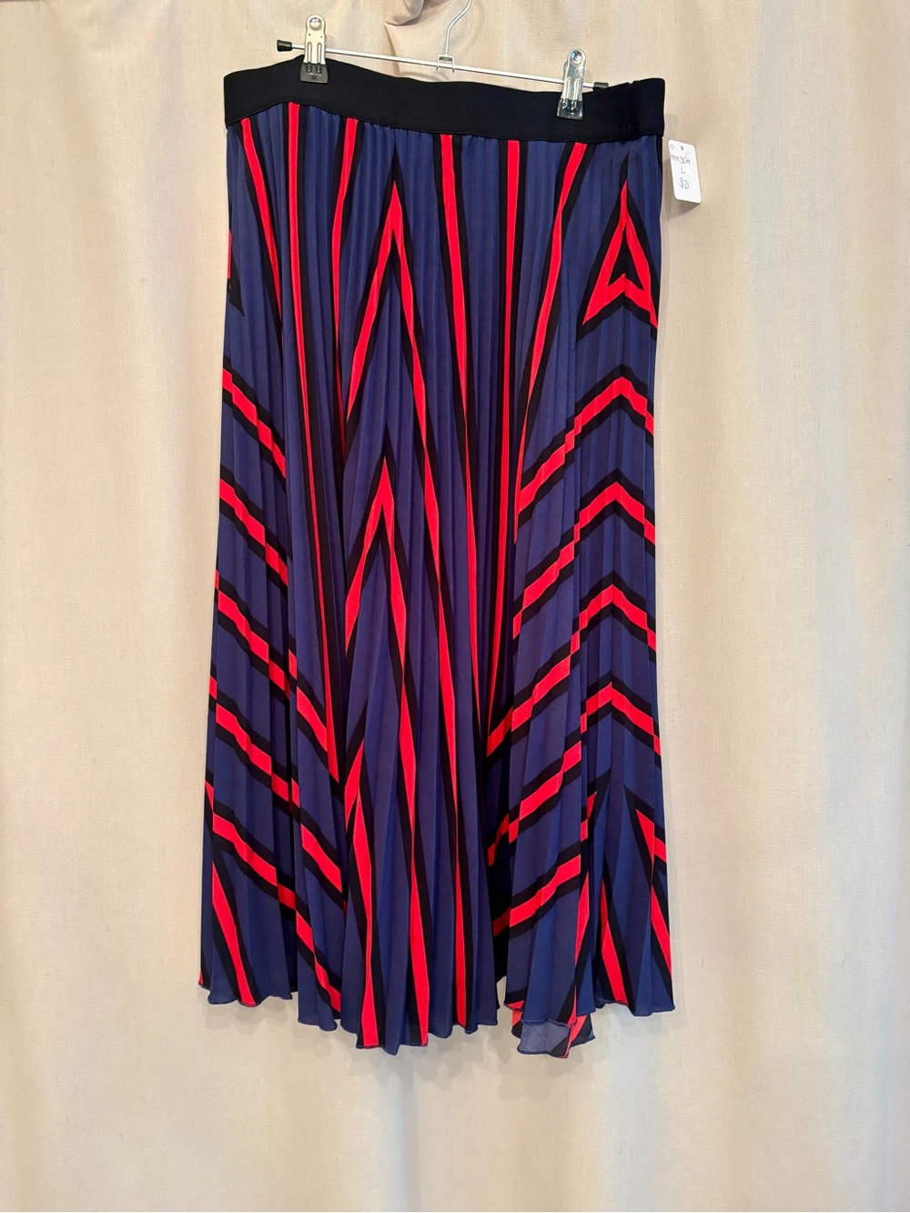 H&M Pleated Midi Skirt — Size L